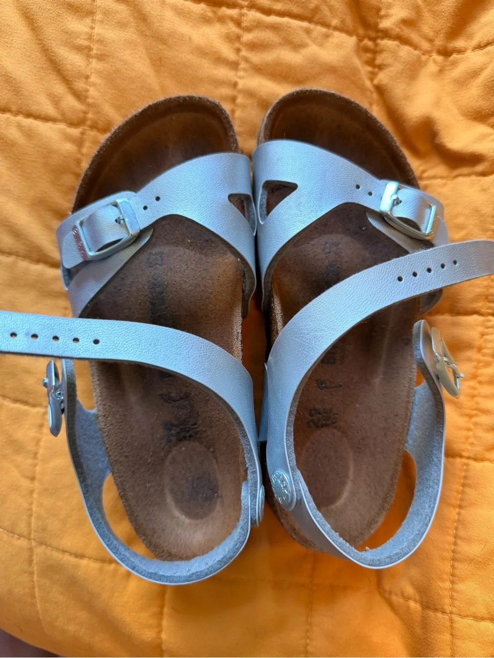 Birkenstock Silver Crisscross Buckle Kids Sandals size 29